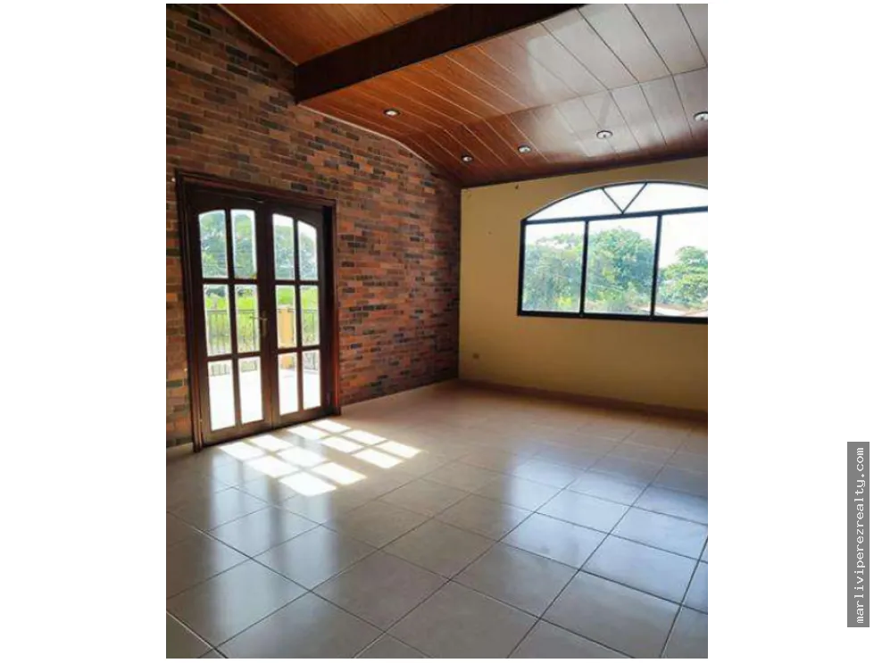 Sale of Residence Chitré