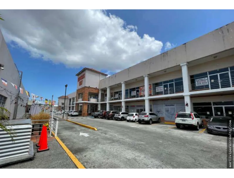 Sale of Commercial Space Brisas del Golf