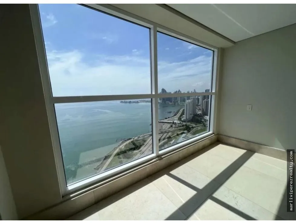 Sale of Apartment in Coco del Mar