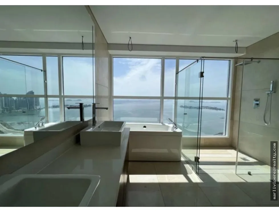 Sale of Apartment in Coco del Mar