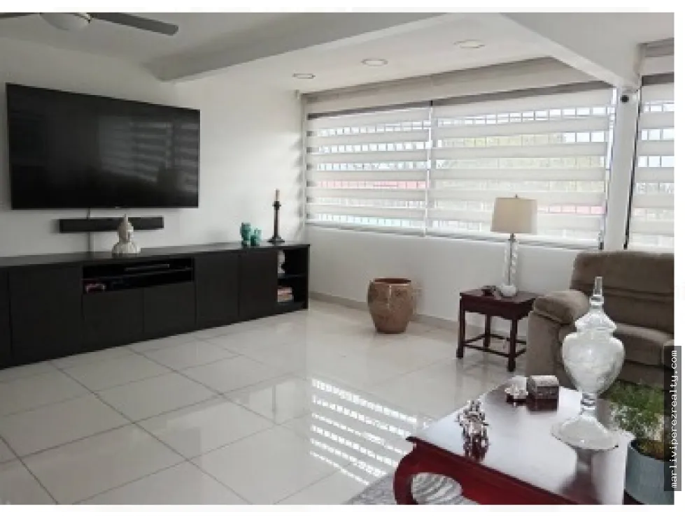 Residential Property for Sale in Dorado