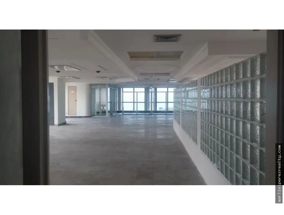 Alquiler de Oficina en Avenida Balboa, con vista al mar