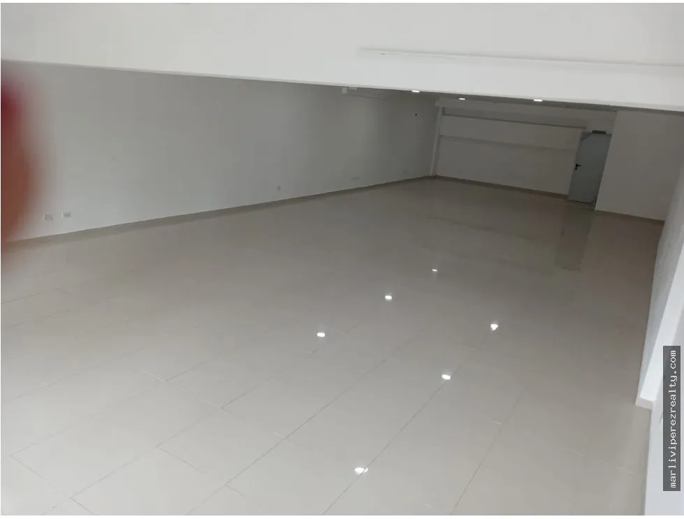Alquiler de local comercial en Vía España - Planta Baja