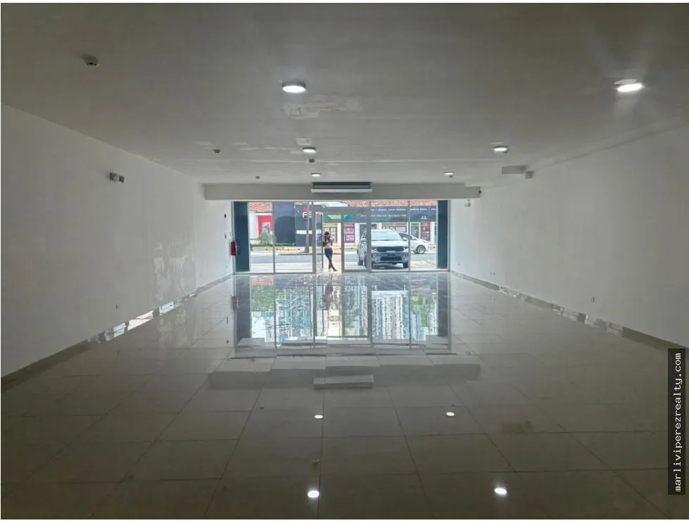 Alquiler de local comercial en Vía España - Planta Baja