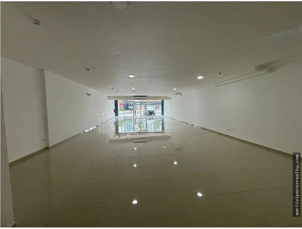 Alquiler de local comercial en Vía España - Planta Baja
