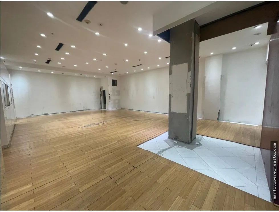 Sale of Commercial Space on Avenida Balboa