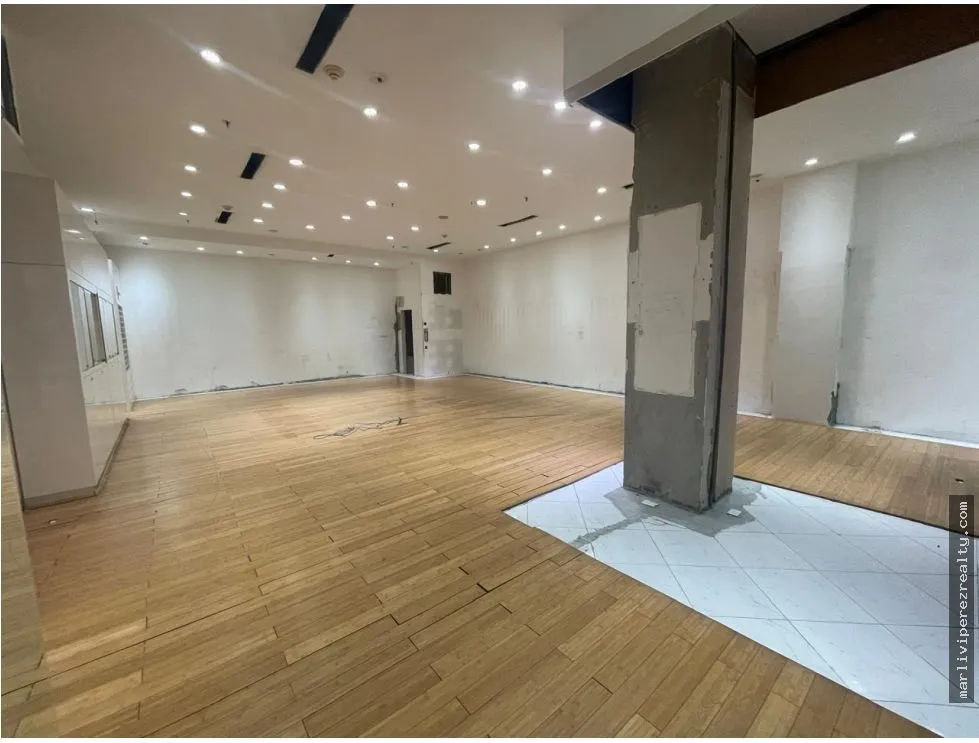 Sale of Commercial Space on Avenida Balboa