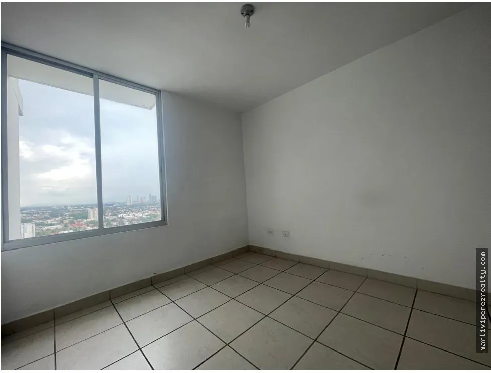 Venta de apartamento en Parque Lefevre