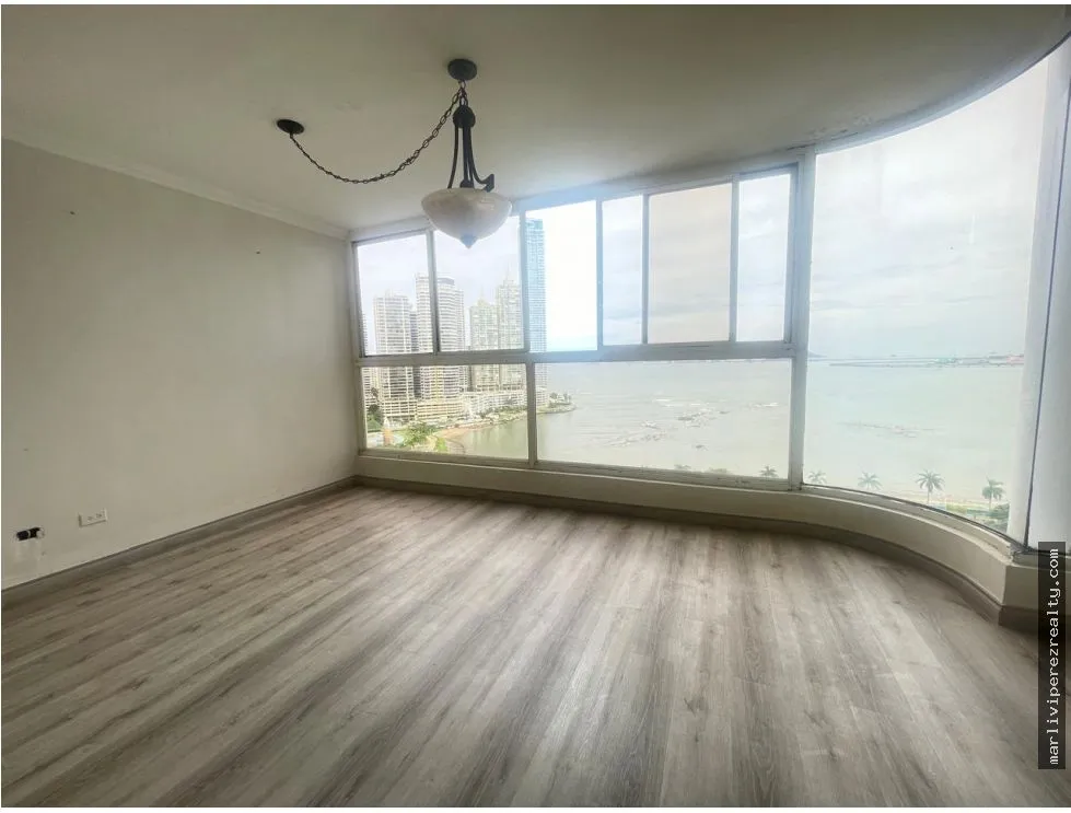 Venta de apartamento en Avenida Balboa