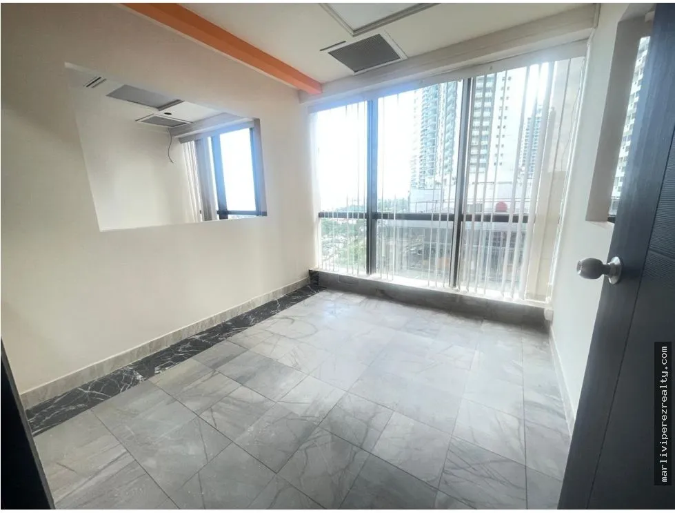 Office Rental on Avenida Balboa