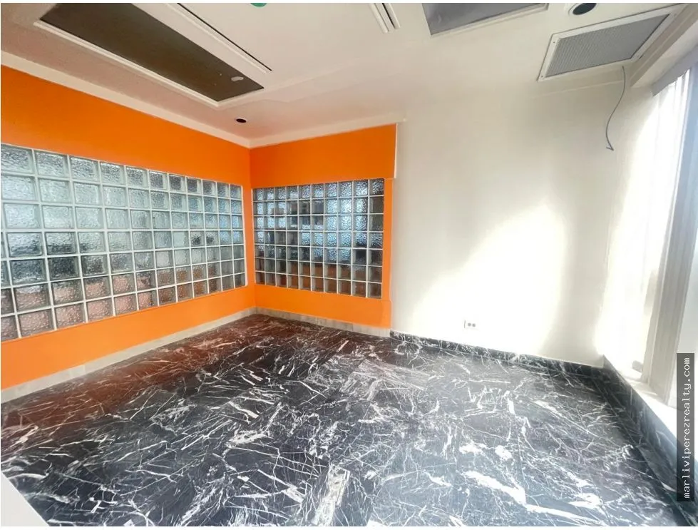 Office Rental on Avenida Balboa