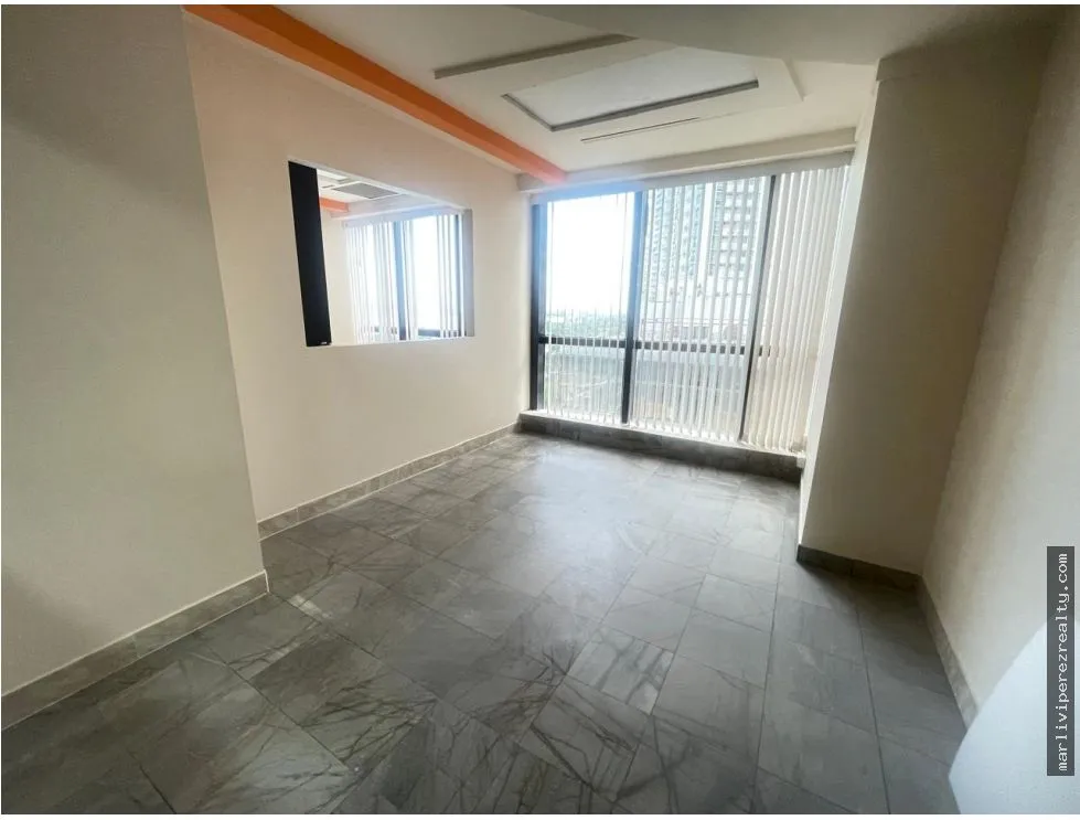 Office Rental on Avenida Balboa