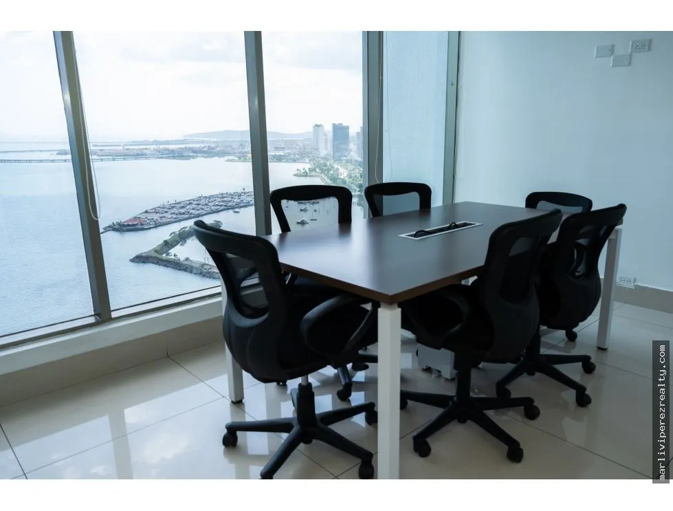 Office Rental on Avenida Balboa