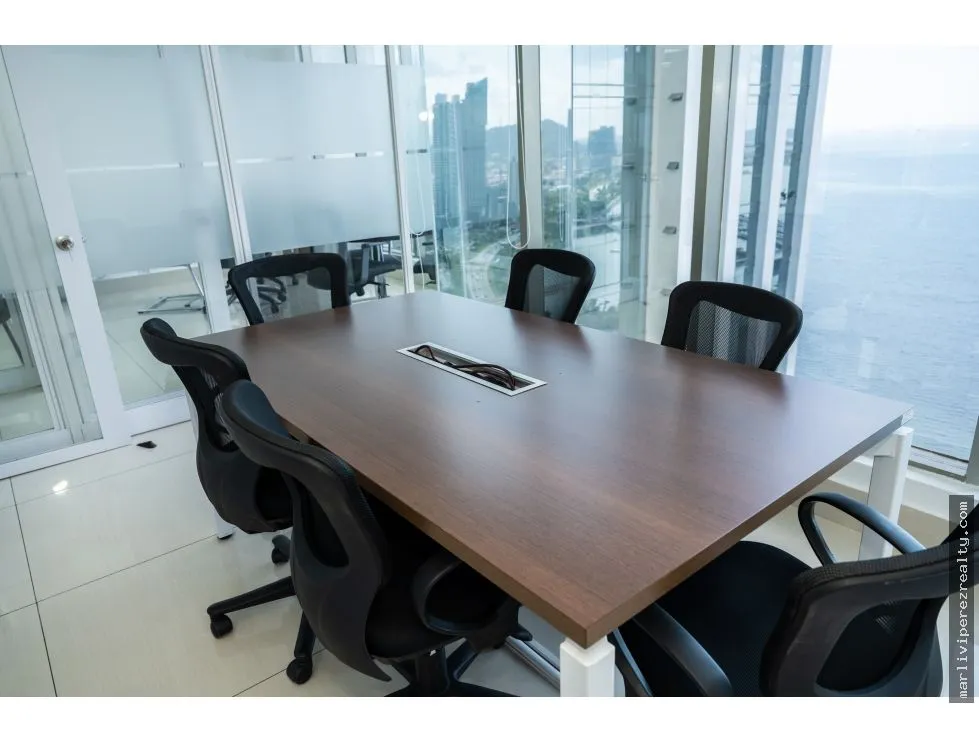Office Rental on Avenida Balboa