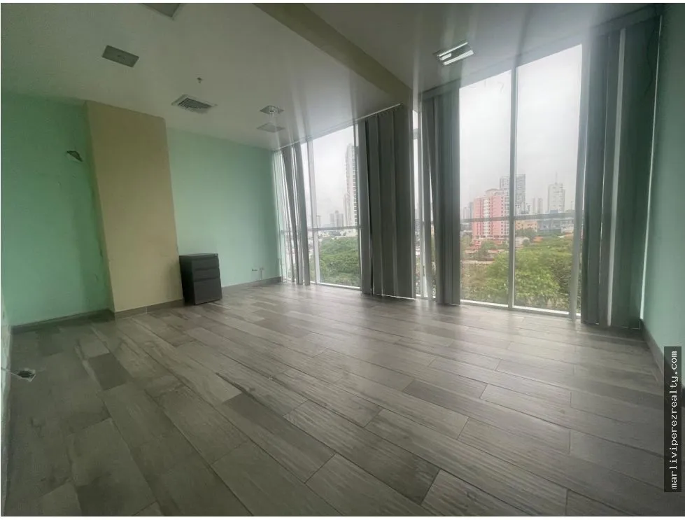 Office for Sale on Vía Brasil