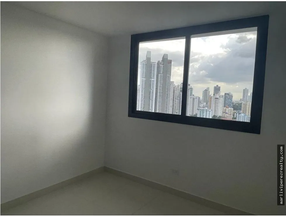 Alquiler de apartamento con línea blanca en El Cangrejo