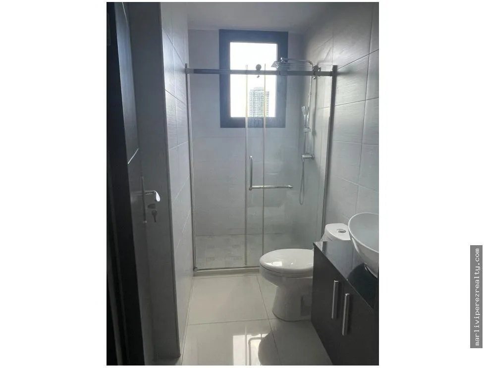 Alquiler de apartamento con línea blanca en El Cangrejo
