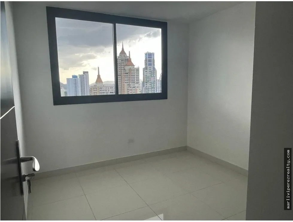 Alquiler de apartamento con línea blanca en El Cangrejo