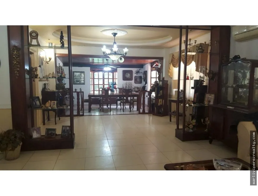 Venta de casa en Llanos de Curundu