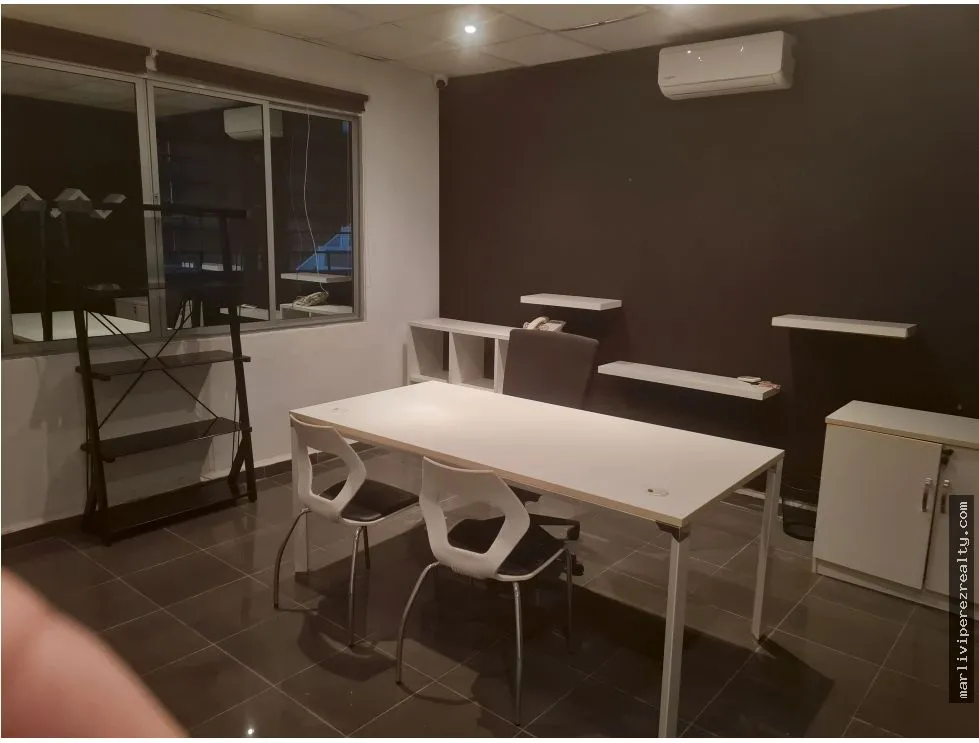 Bureau à Betania à louer