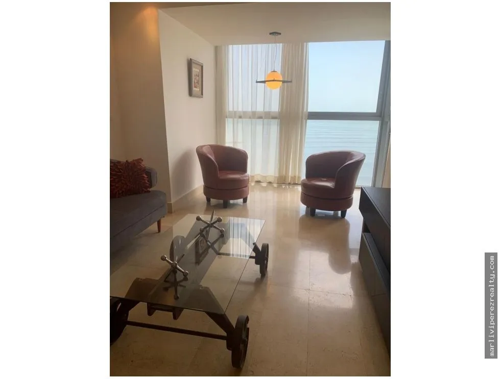 Venta de Apartamento con vista al mar en Avenida Balboa