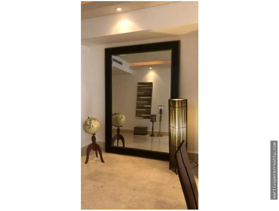 Venta de Apartamento con vista al mar en Avenida Balboa