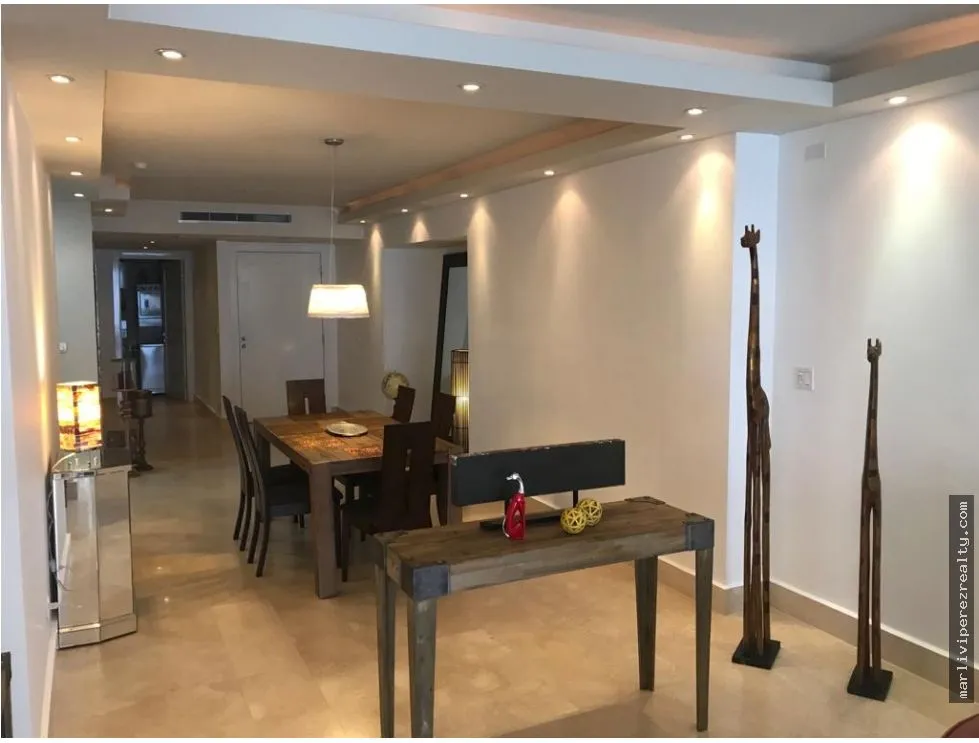 Venta de Apartamento con vista al mar en Avenida Balboa
