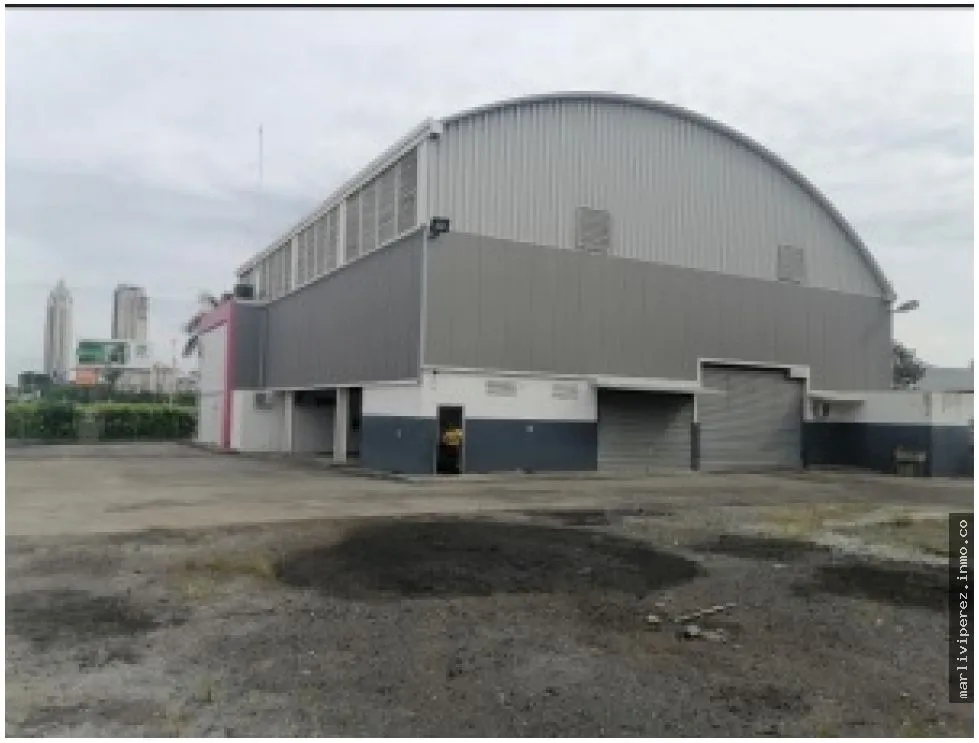 Oportunidad única, Santa María Business Park: Edificio en Corredor Sur
