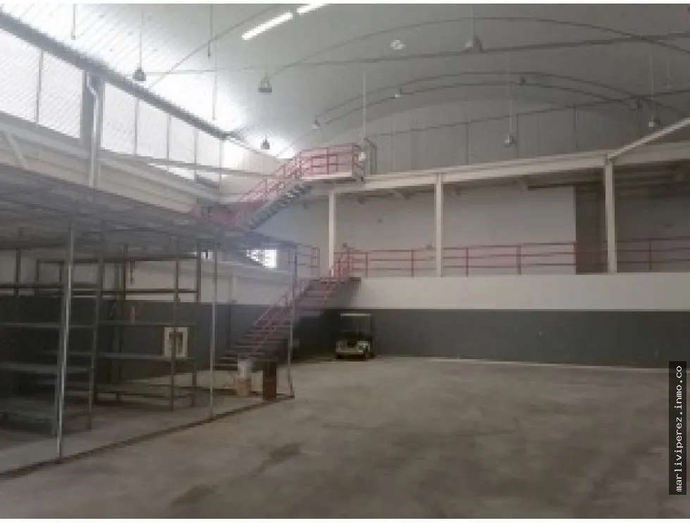 Oportunidad única, Santa María Business Park: Edificio en Corredor Sur