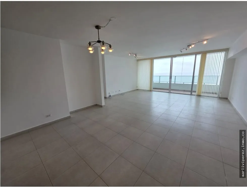 VENTA DE APARTAMENTO FRENTE AL MAR EN SAN FRANCISCO