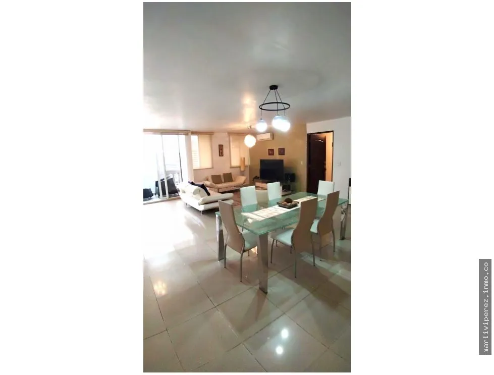 Alquiler de Apartamento Amoblado en Obarrio, piso alto (NEGOCIABLE)