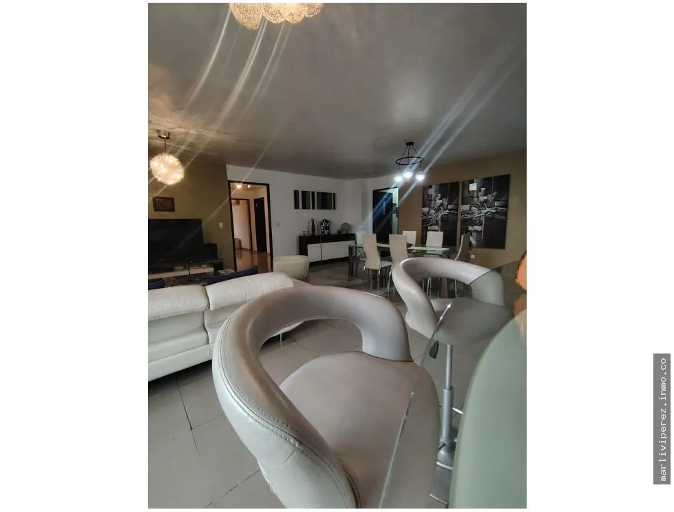 Alquiler de Apartamento Amoblado en Obarrio, piso alto (NEGOCIABLE)