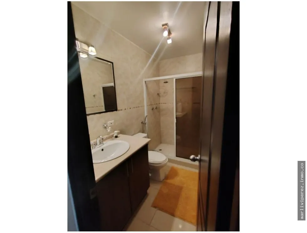 Alquiler de Apartamento Amoblado en Obarrio, piso alto (NEGOCIABLE)