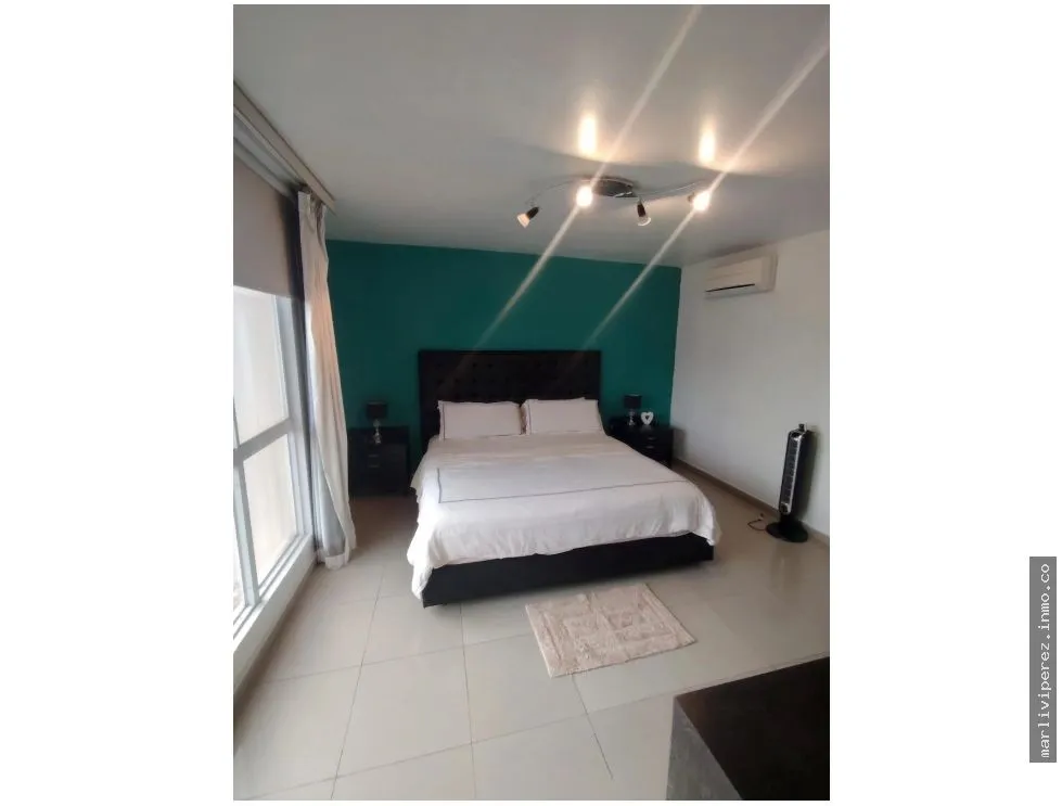 Alquiler de Apartamento Amoblado en Obarrio, piso alto (NEGOCIABLE)
