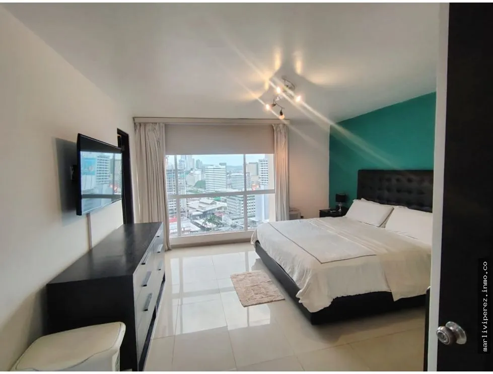 Alquiler de Apartamento Amoblado en Obarrio, piso alto (NEGOCIABLE)