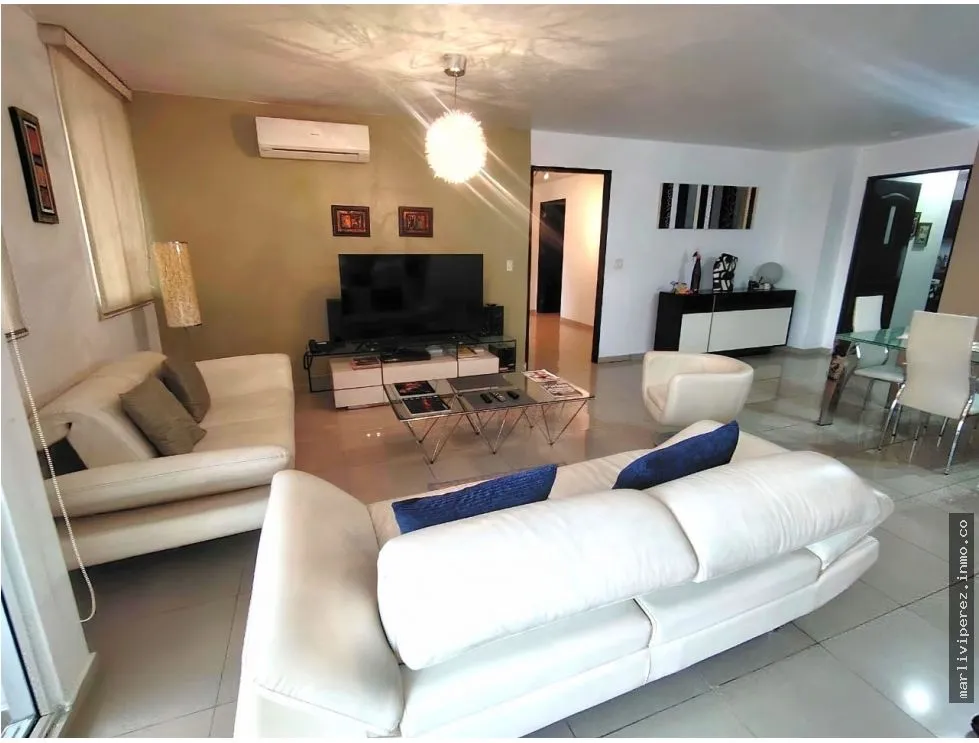 Alquiler de Apartamento Amoblado en Obarrio, piso alto (NEGOCIABLE)