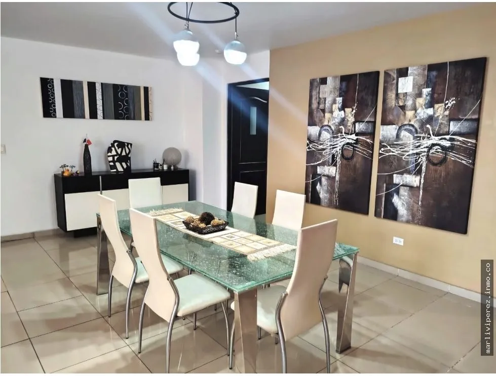 Alquiler de Apartamento Amoblado en Obarrio, piso alto (NEGOCIABLE)