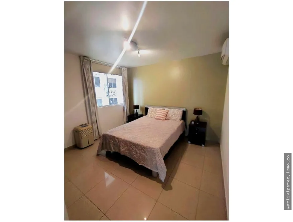 Alquiler de Apartamento Amoblado en Obarrio, piso alto (NEGOCIABLE)