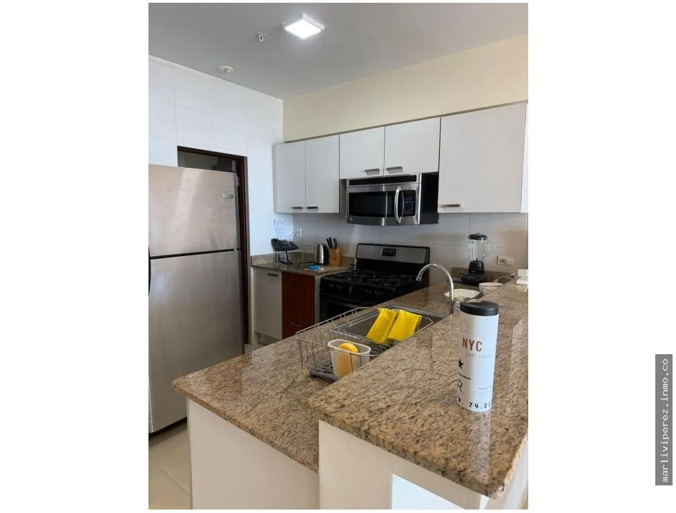 SE ALQUILA APARTAMENTO AMOBLADO CON VISTA AL MAR
