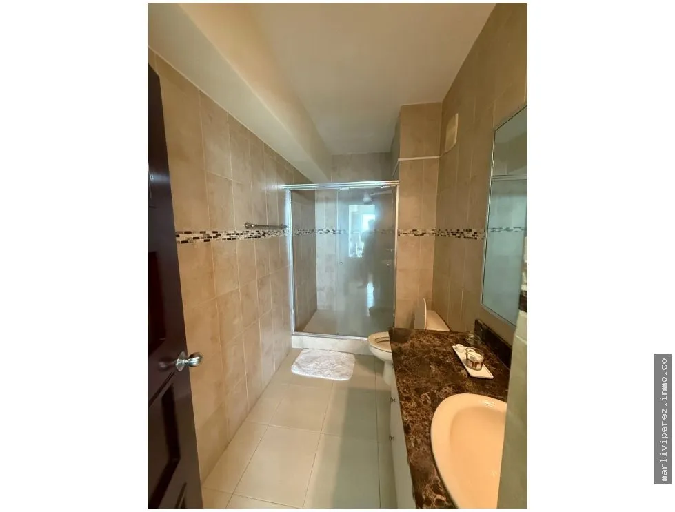 SE ALQUILA APARTAMENTO AMOBLADO CON VISTA AL MAR