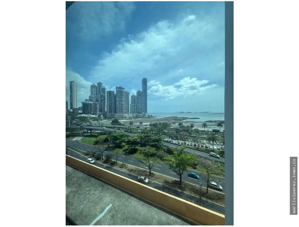 SE ALQUILA APARTAMENTO AMOBLADO CON VISTA AL MAR