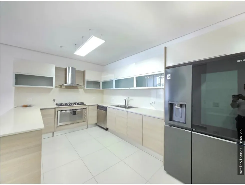 APARTMENT FOR SALE IN PH MIRADOR, HIGH FLOOR