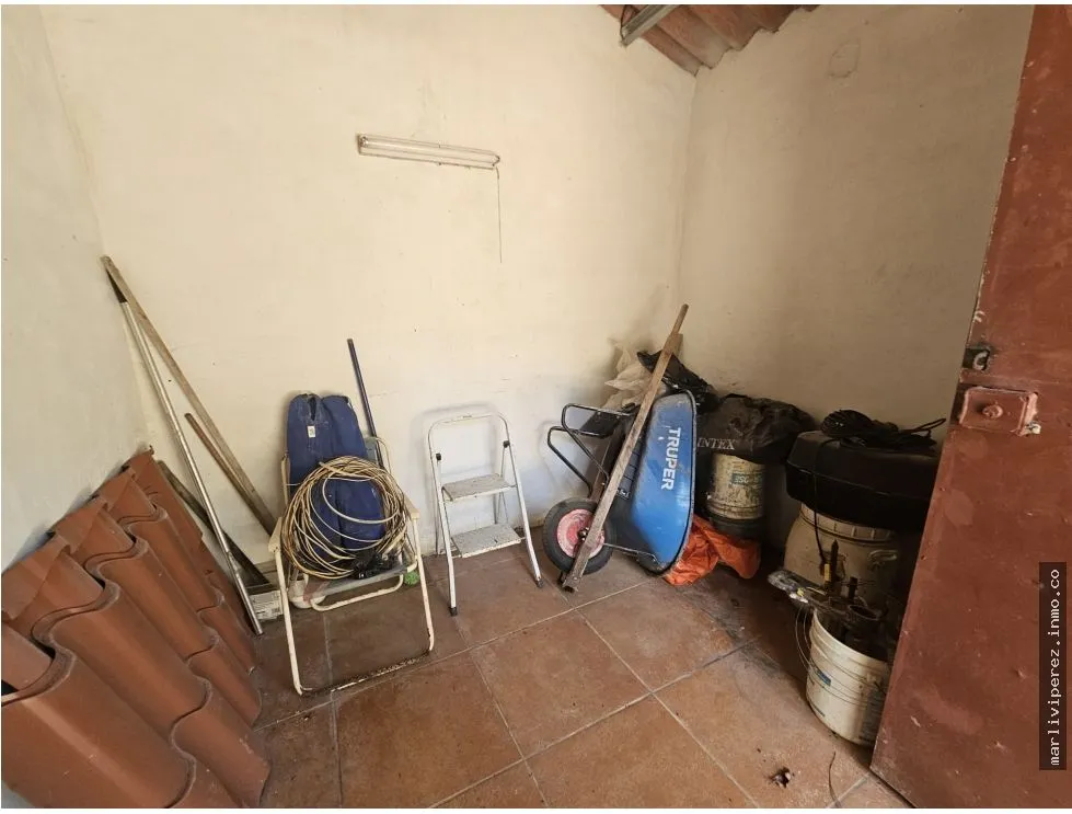 LAND SALE WITH HOUSE IN ALTOS DE MARIA