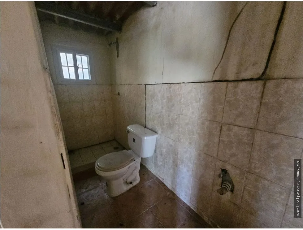 LAND SALE WITH HOUSE IN ALTOS DE MARIA