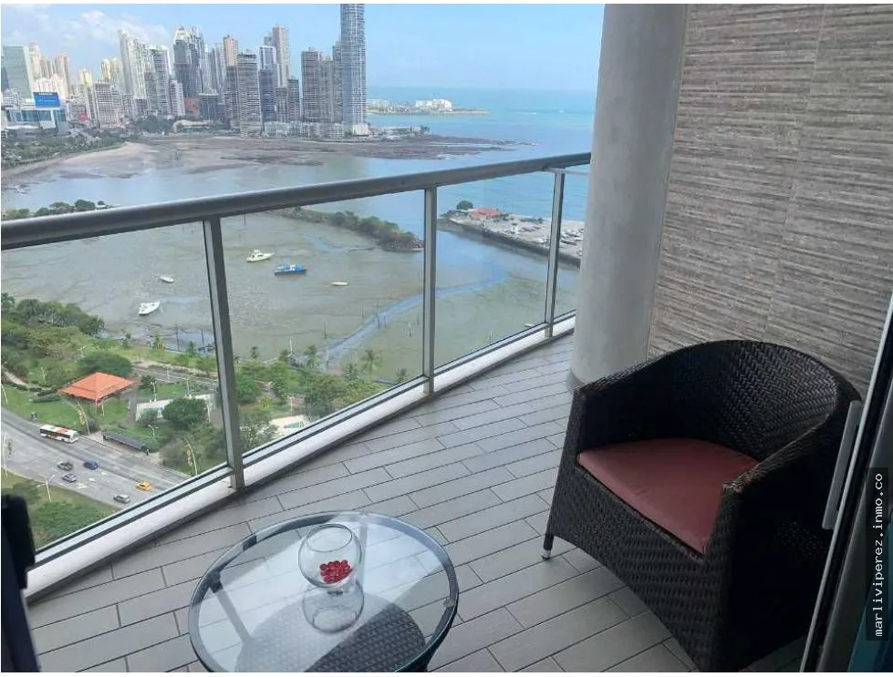 Se alquila apartamento PH Yacht Club Av. Balboa