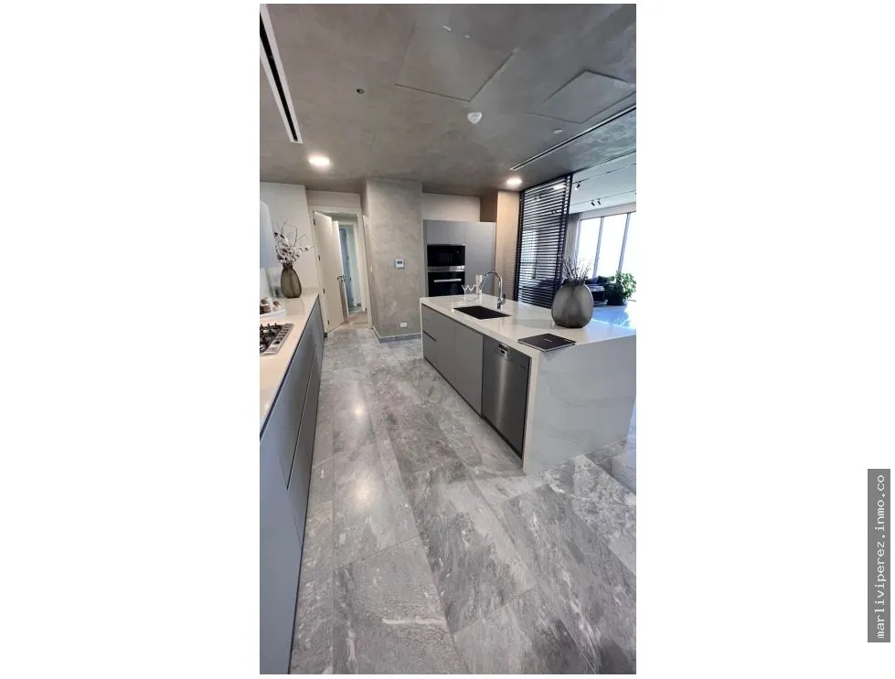 VENTA DE APARTAMENTO VISTA AL MAR EN COSTA DEL ESTE PRIMERA LÍNEA.