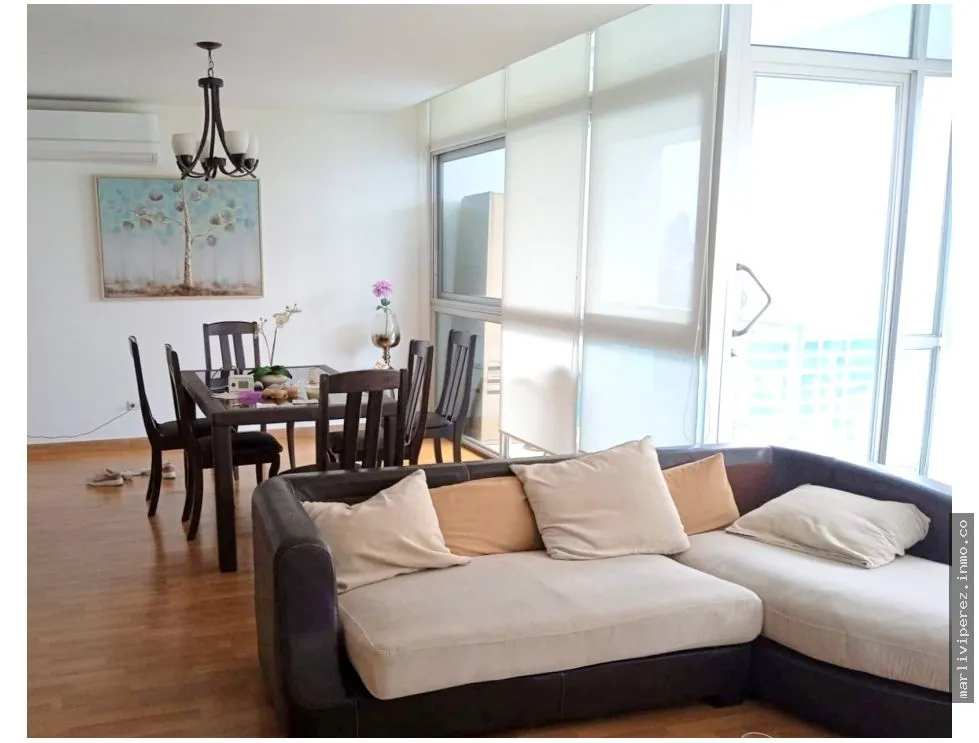Apartamento en Av. Balboa disponible para diciembre