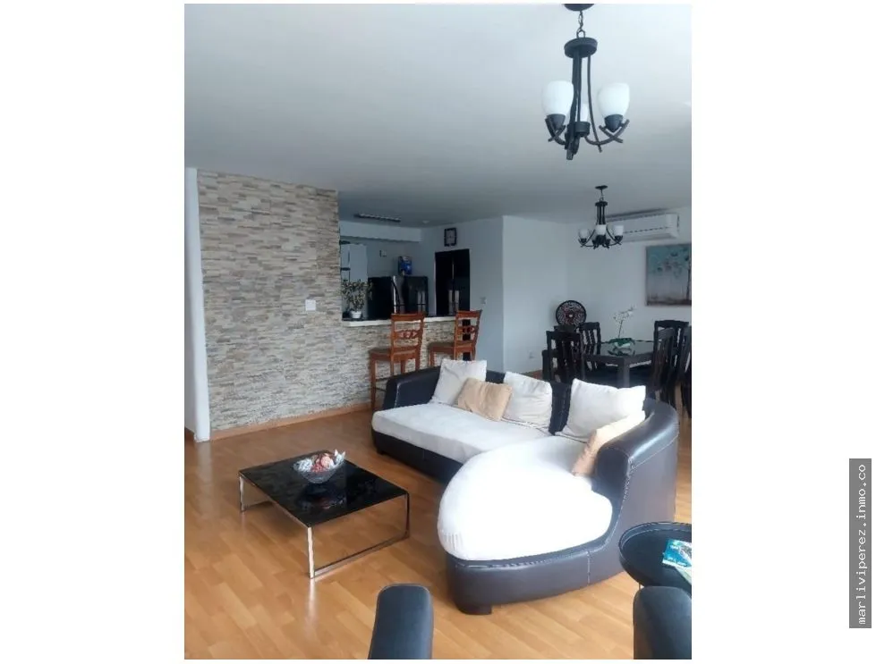 Apartamento en Av. Balboa disponible para diciembre