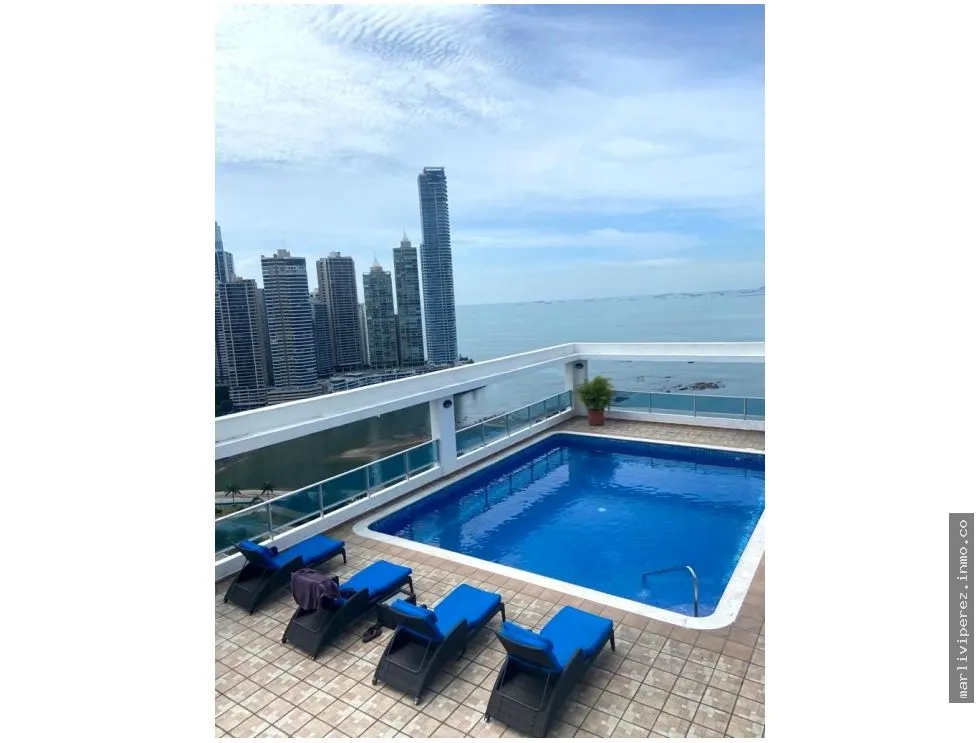 Apartamento en Av. Balboa disponible para diciembre