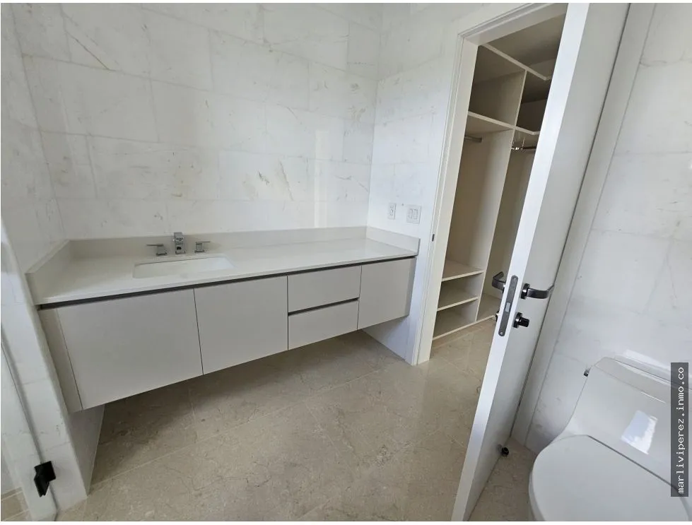 LUXURY APARTMENT FOR SALE IN SANTA MARIA